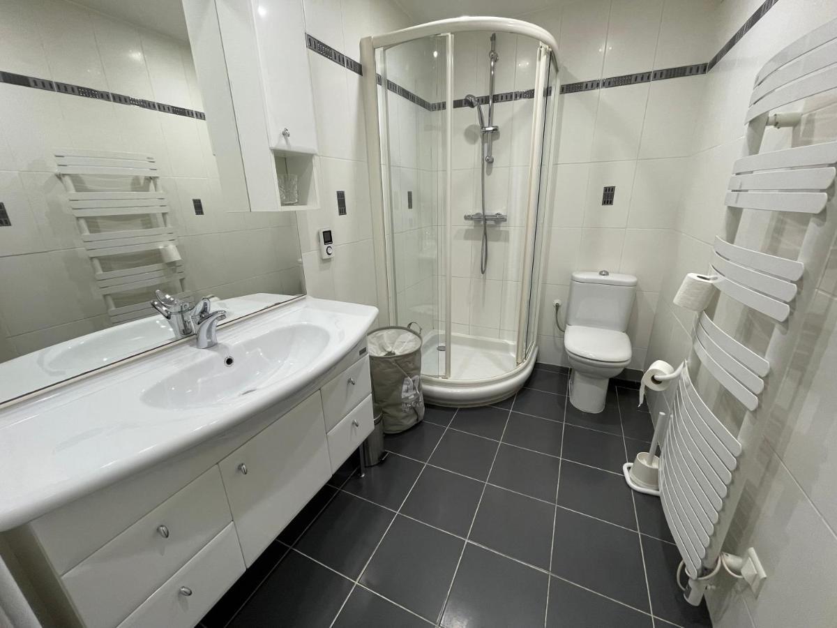 La Fontaine Apartment *