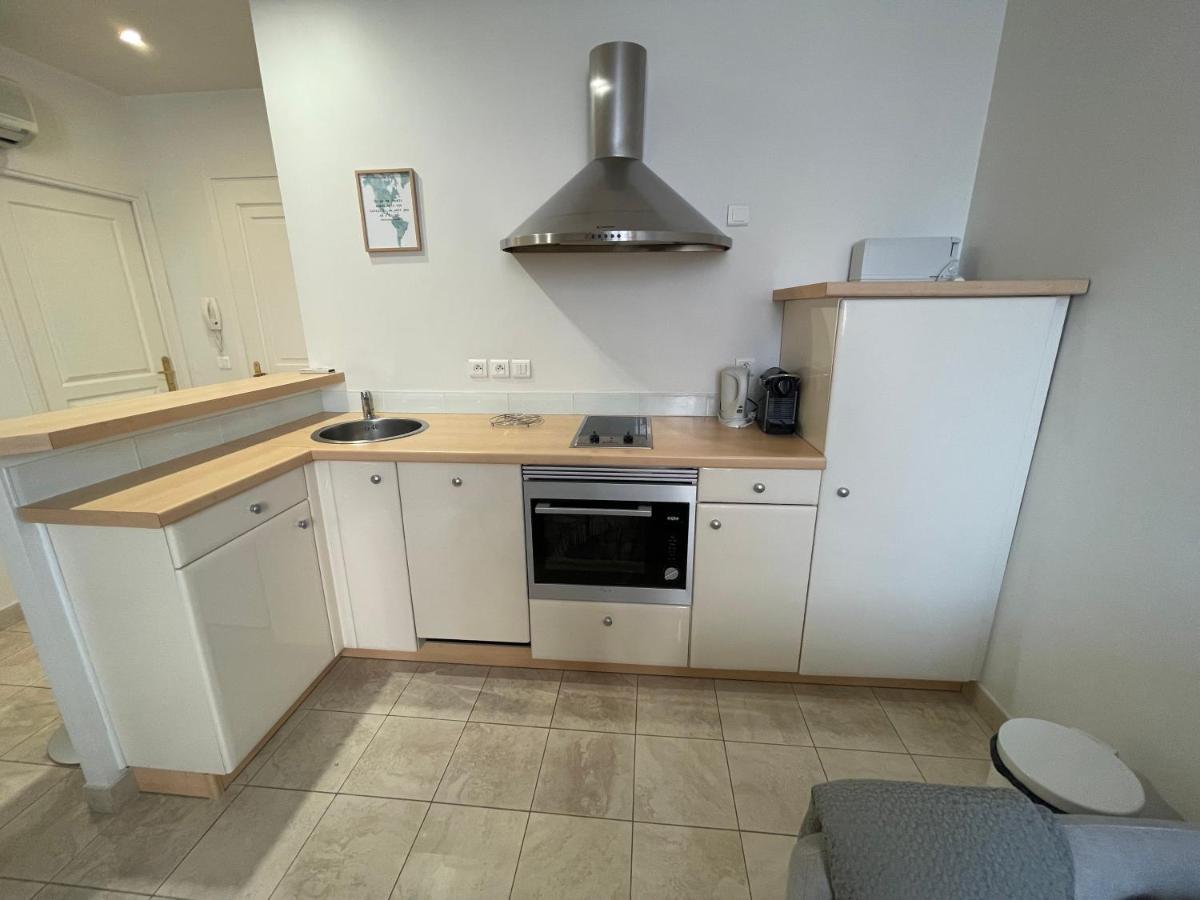 La Fontaine Apartment *