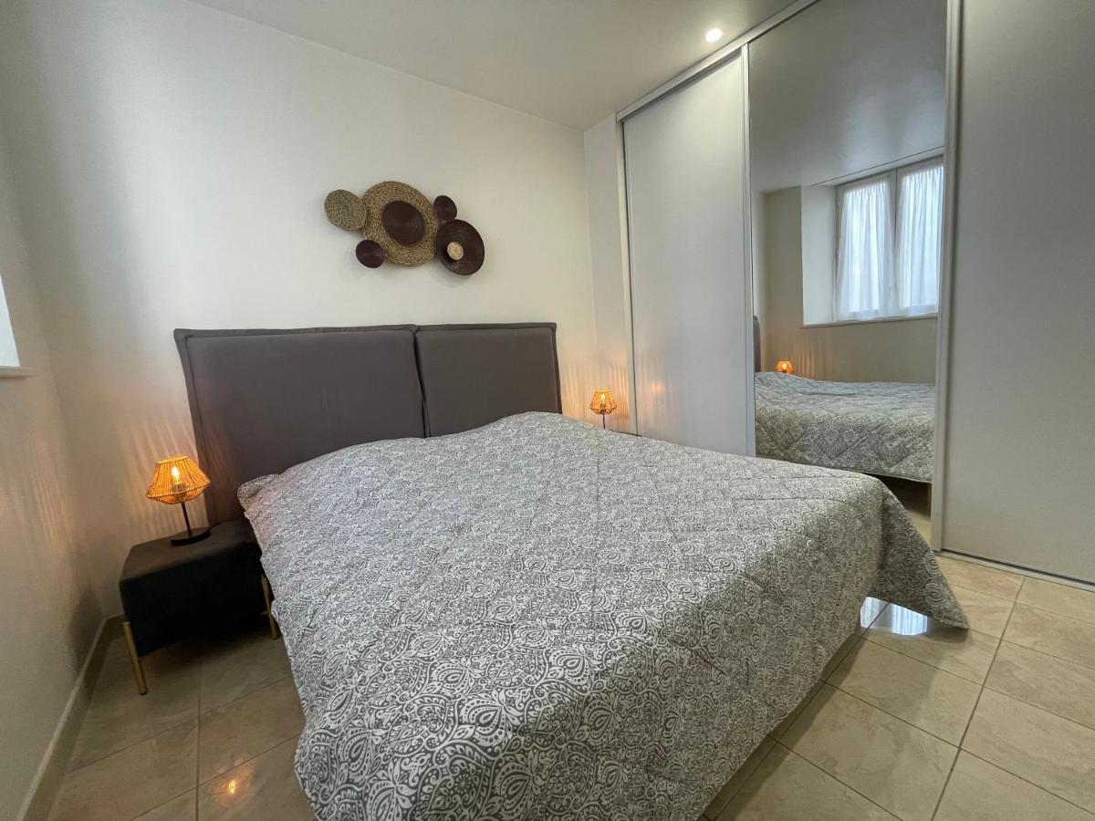 La Fontaine Apartment