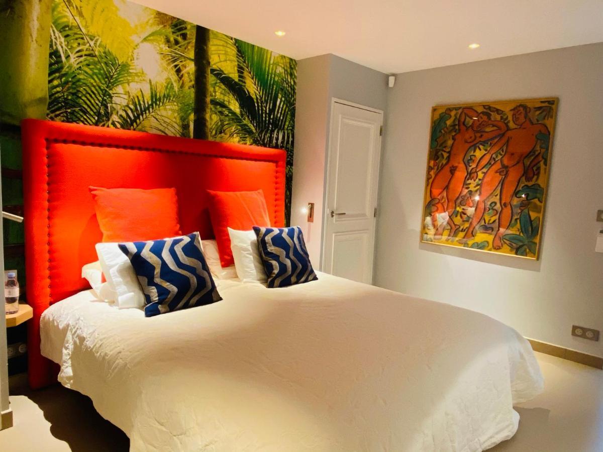 Luxury In With Swimming Pool & Sea View Villa *