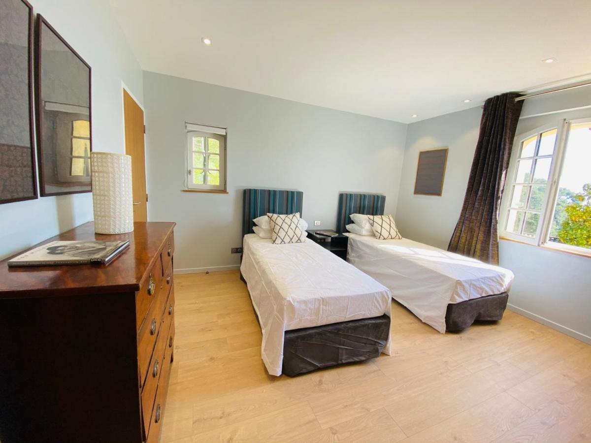 Luxury In With Swimming Pool & Sea View Villa