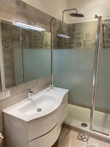 Appartement M.m.r. Au Coeur De La Vie Cannoise Cannes