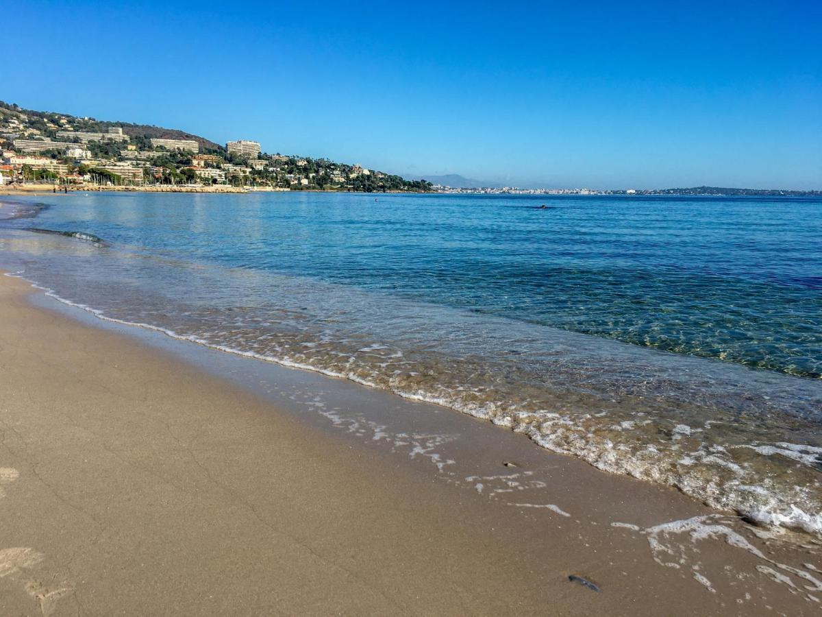 - Beachfront With Private Garden - Palm Croisette *