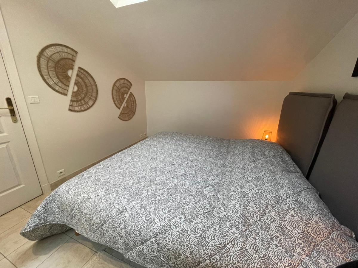 La Fontaine Apartment *