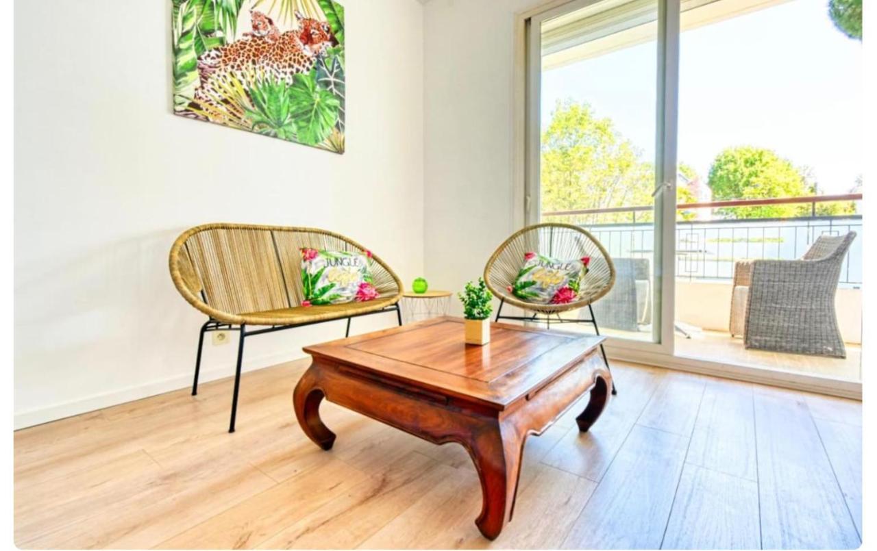 Apartment Superbe Lumineux Sur Avec Terrasse ! A Quelques Minutes De La Celebre Rue D'antibes ! *