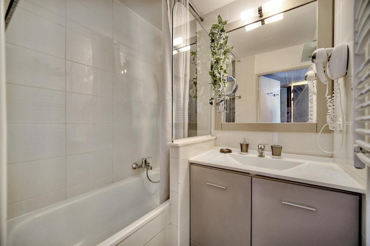 Agreable 2 Pieces Avec Piscine A1b235 Apartment