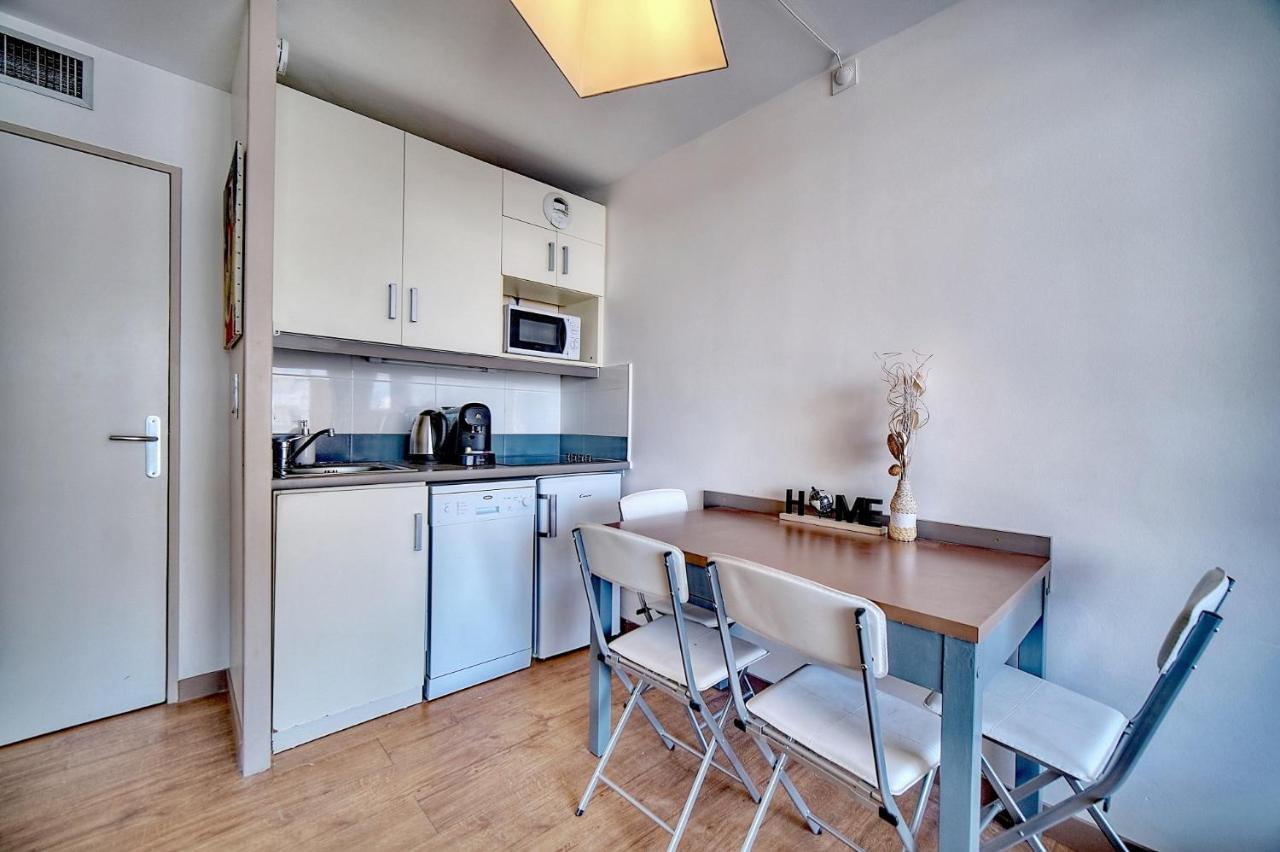 Agreable 2 Pieces Avec Piscine A1b235 * Cannes
