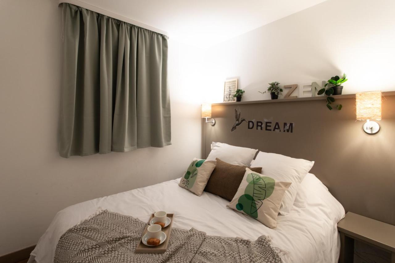 C1 Clemenceau Pool Balcony Bath Ac 2mins Walk To