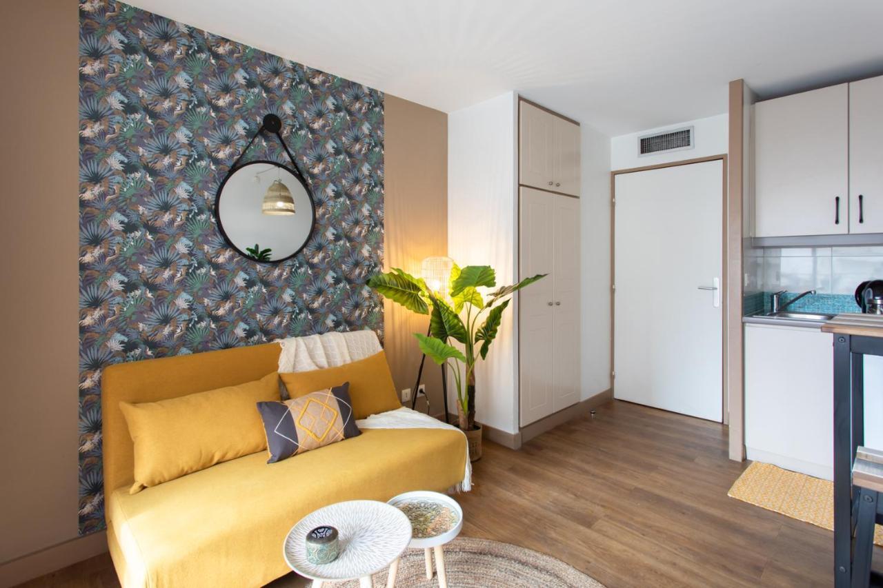 C1 Clemenceau Pool Balcony Bath Ac 2mins Walk To