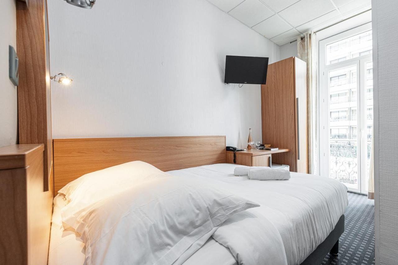 Modern Waikiki Hotel Cannes