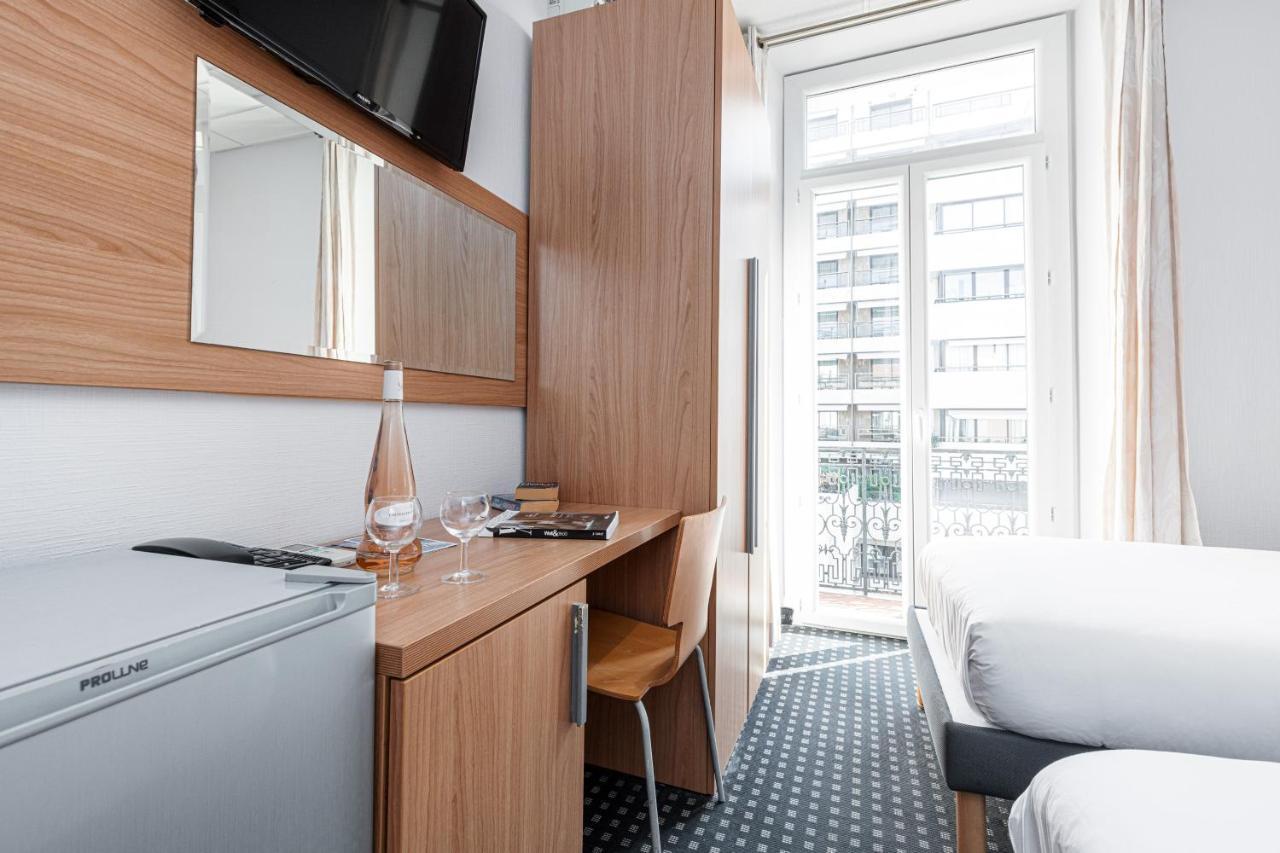 Modern Waikiki Hotel Cannes
