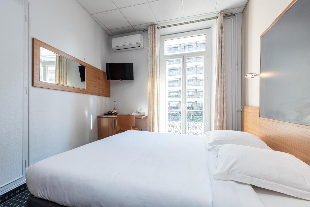 Hotel Modern Waikiki Cannes