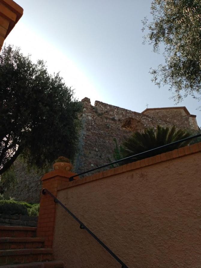 Apartment Cadre De Reve Vous Faites Le Menage- Very Good Prices But Have To Clea-n Th-e Flat