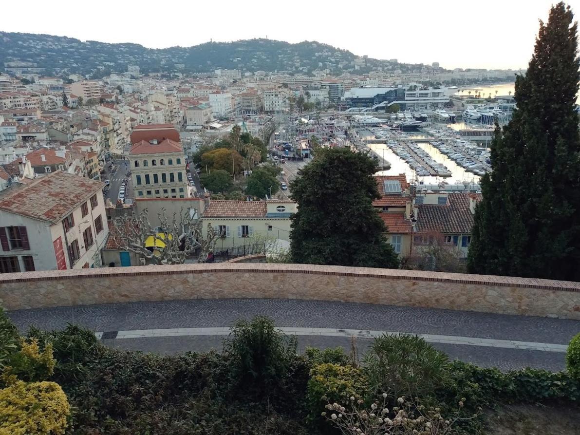 Appartement Proche Du Palais Des Festivals Et De La Plage-petits Prix Car Ménage Fait Par Le Voyageur *