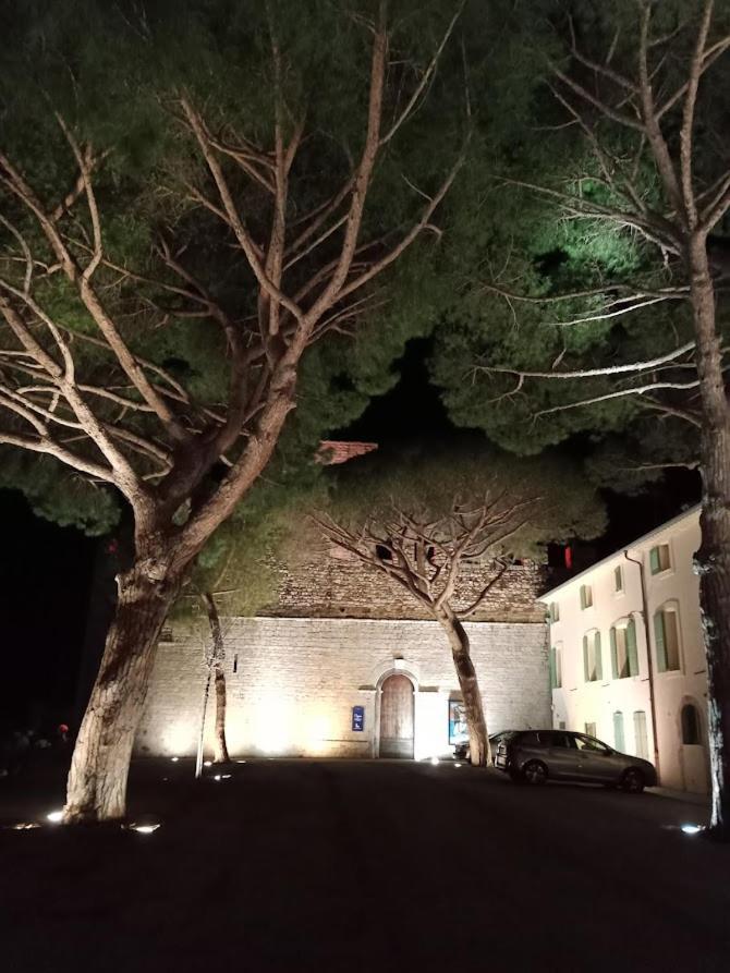 Proche Du Palais Des Festivals Et De La Plage-petits Prix Car Ménage Fait Par Le Voyageur * Cannes