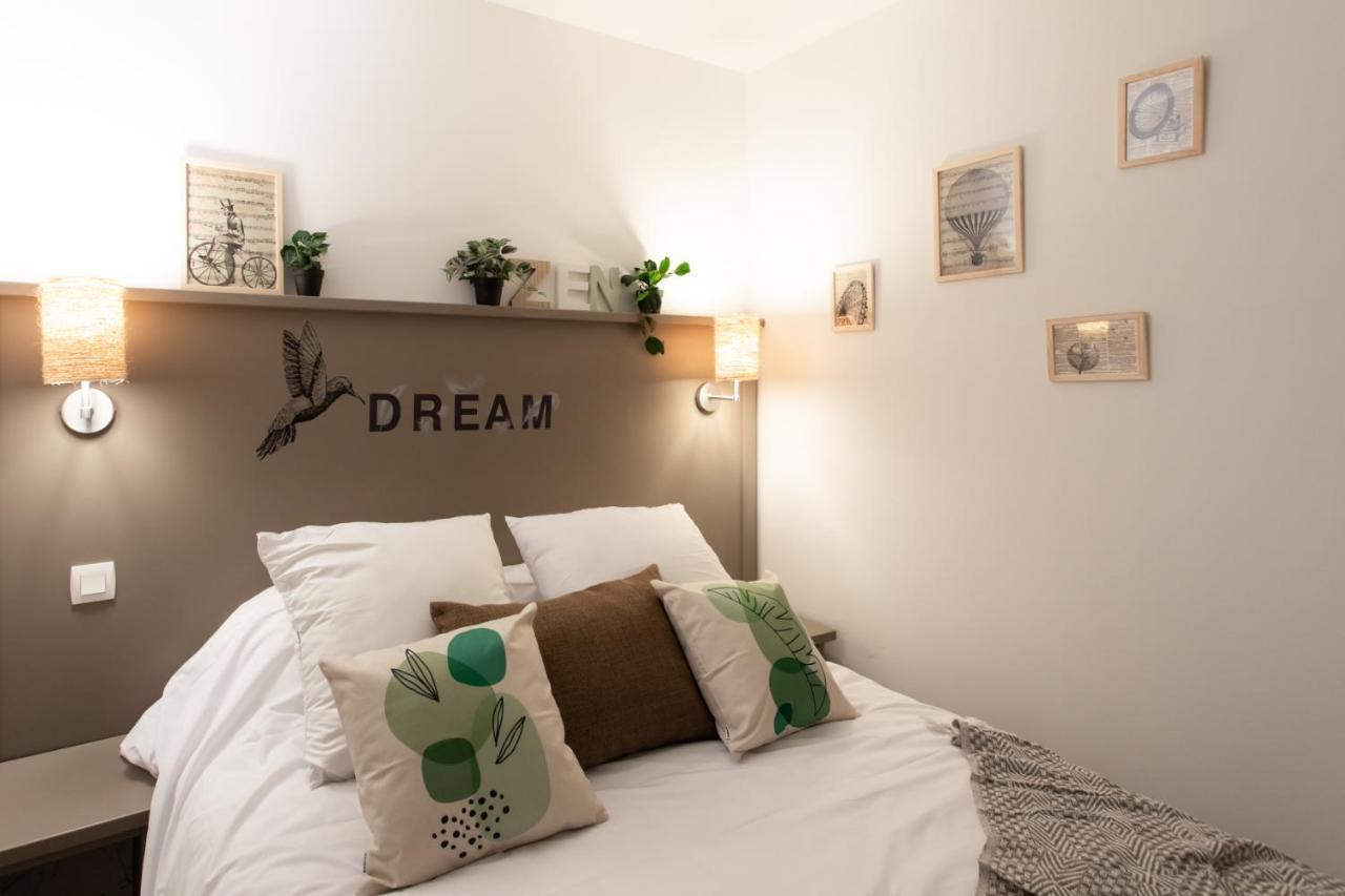 Appartement C1 Clemenceau Pool Balcony Bath Ac 2mins Walk To *
