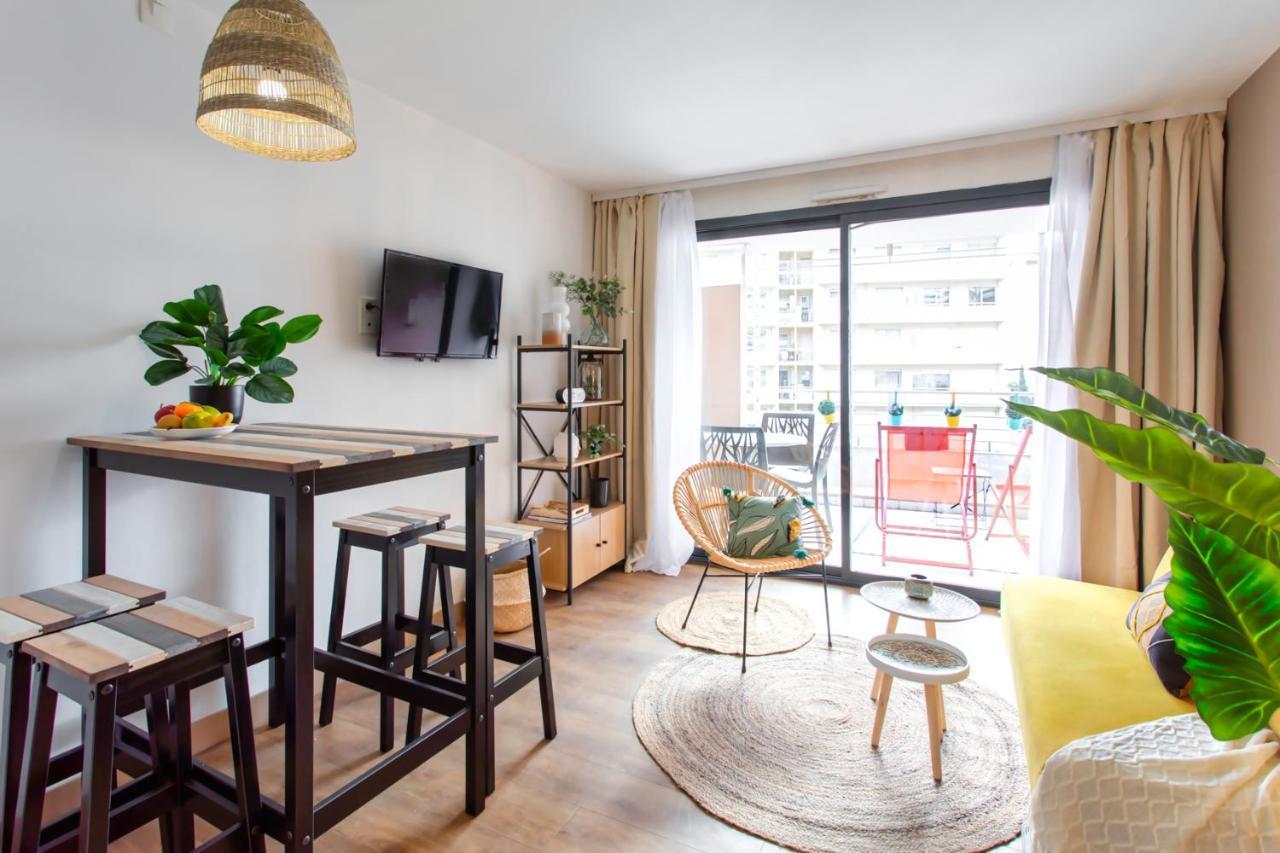 Appartement C1 Clemenceau Pool Balcony Bath Ac 2mins Walk To *