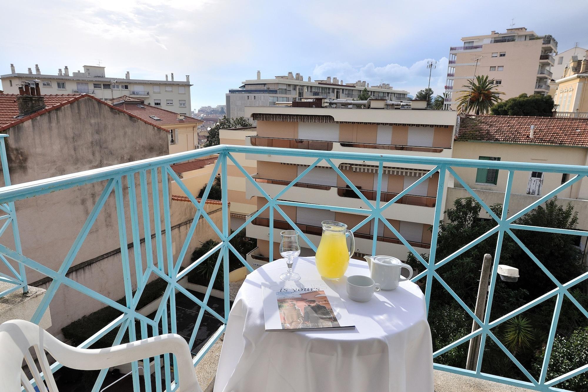 Residhotel Les Coralynes 3* Cannes