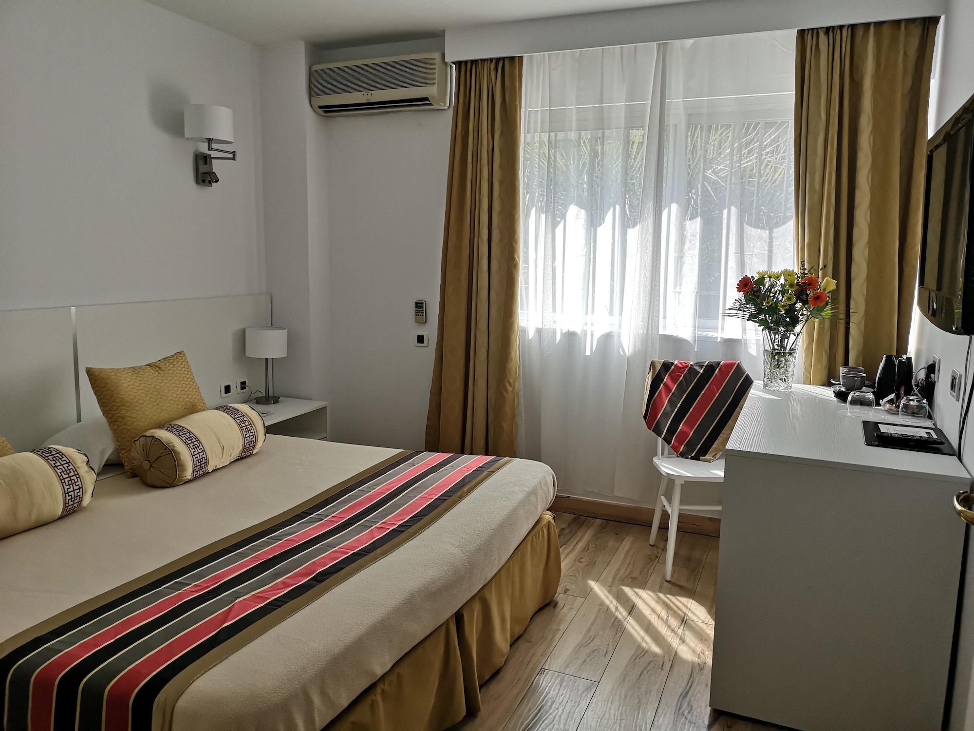 Hotel Gallia 3*
