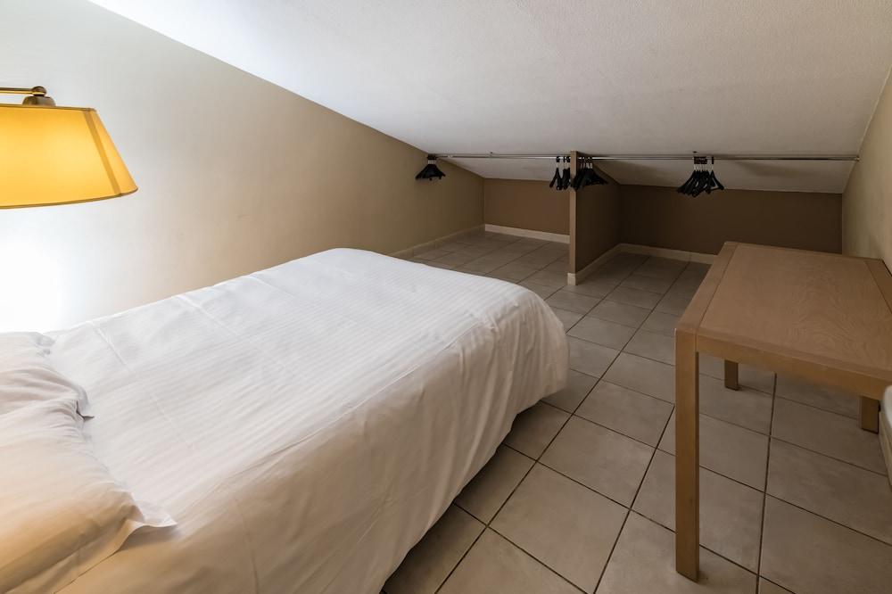 Hotel Excelsuites 4*