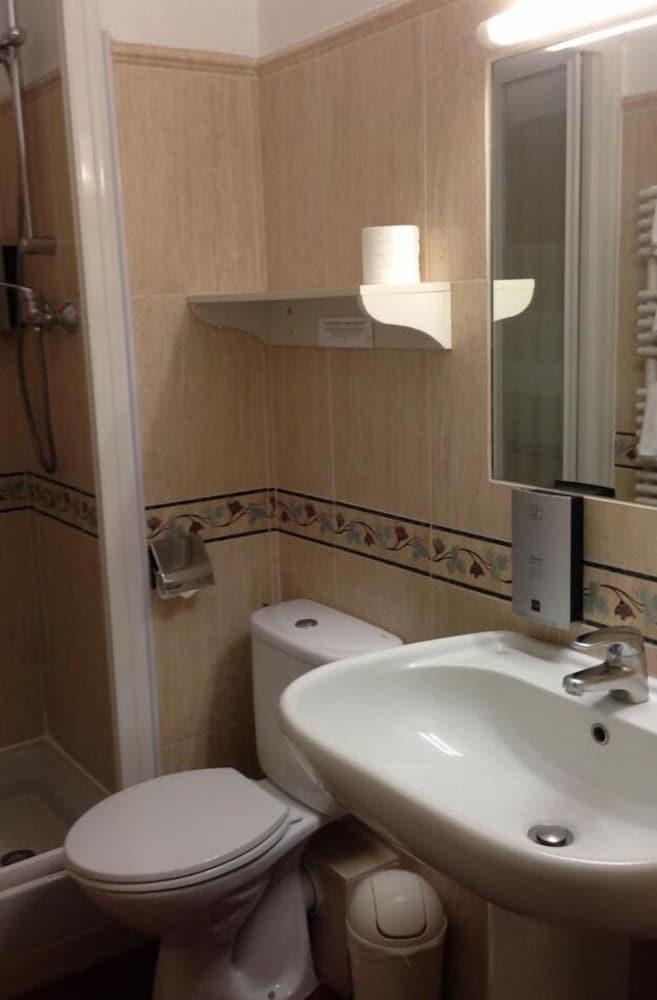 Hotel De L'isere Cannes