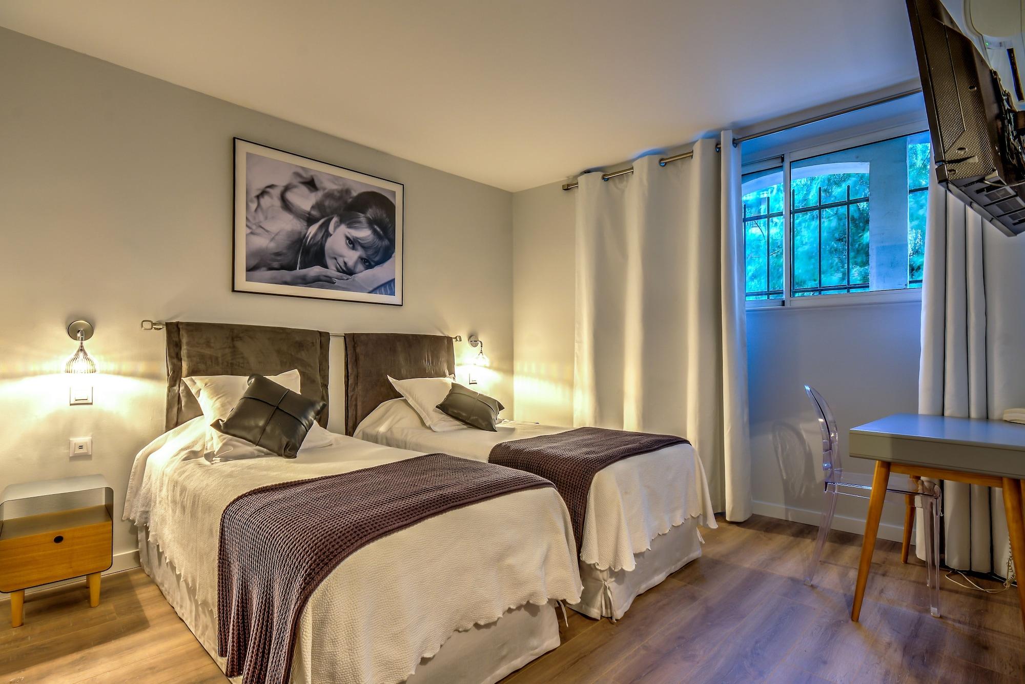 Claudia Centre - Parking 3*