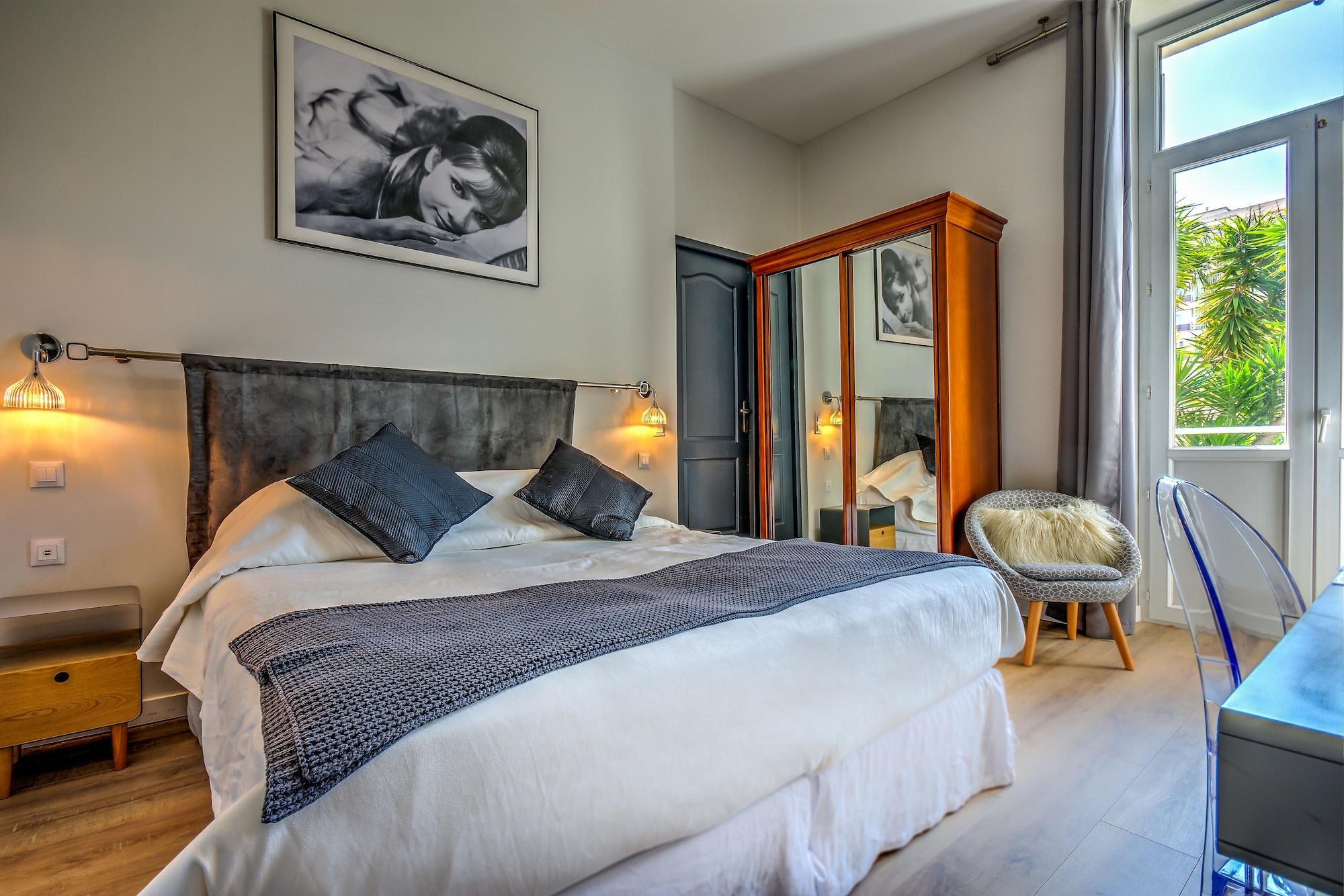 Hotel Claudia Centre - Parking Cannes