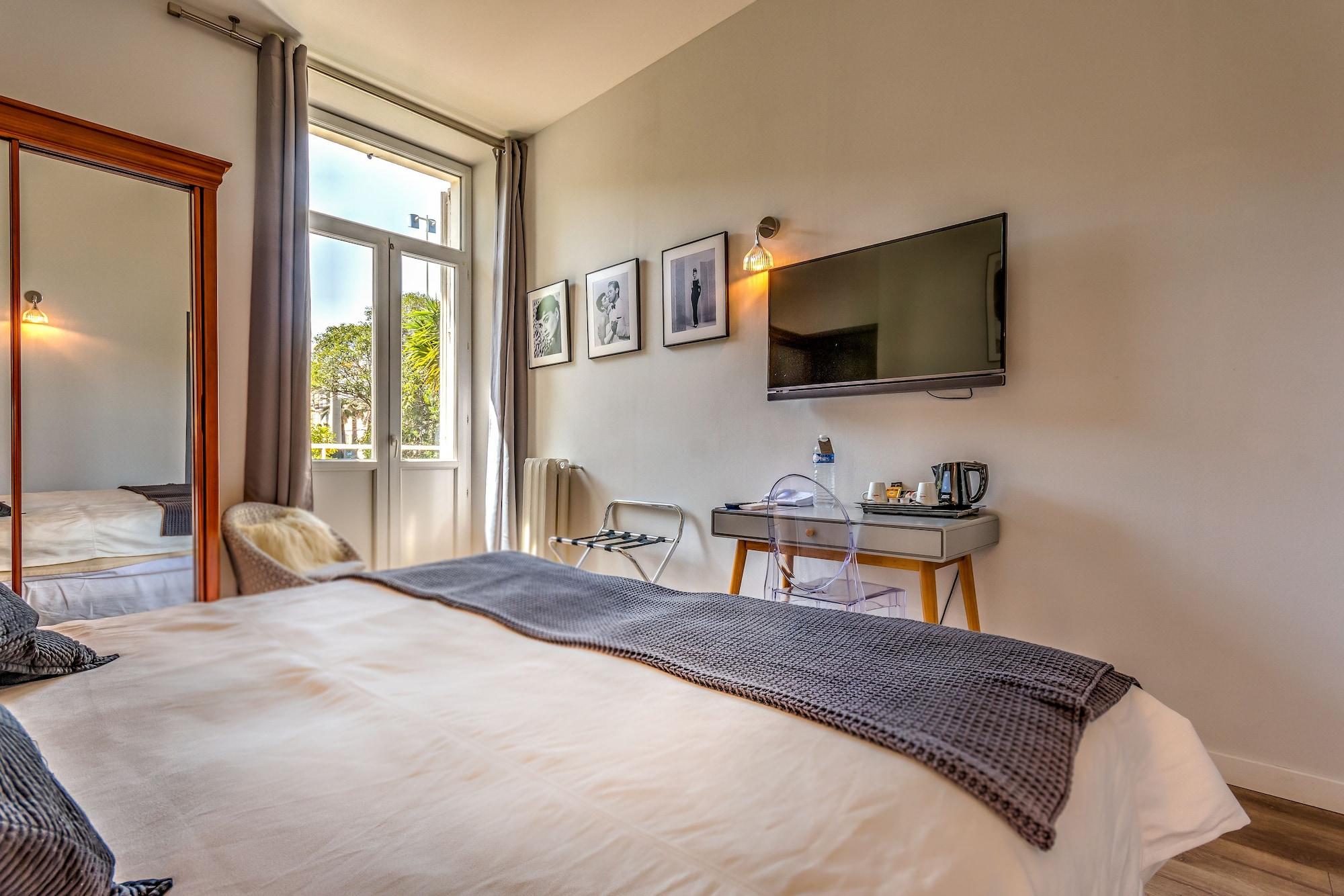 Claudia Centre - Parking 3* Cannes