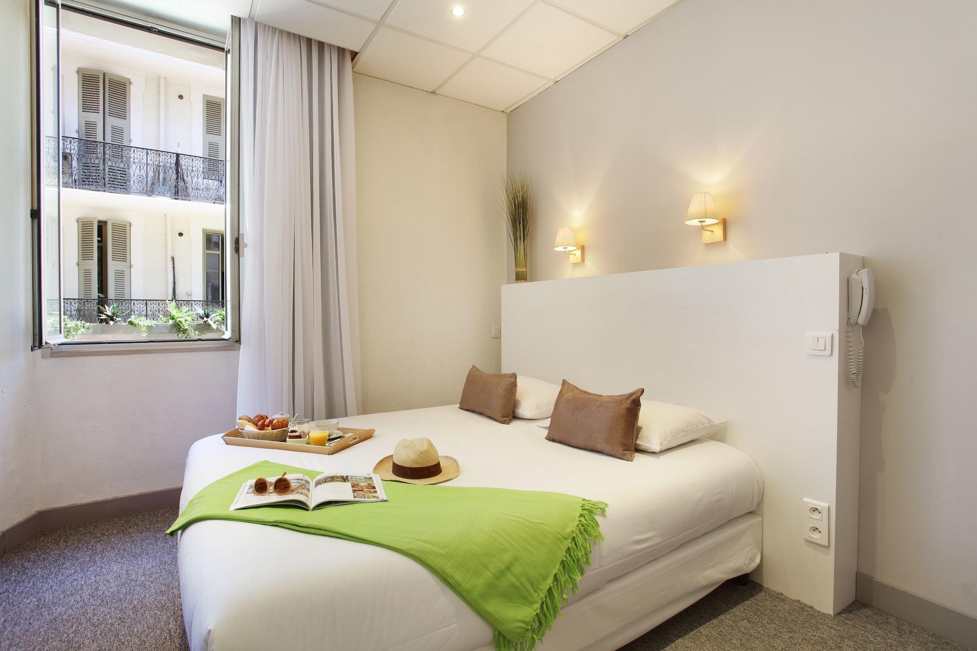 Hotel P.l.m.