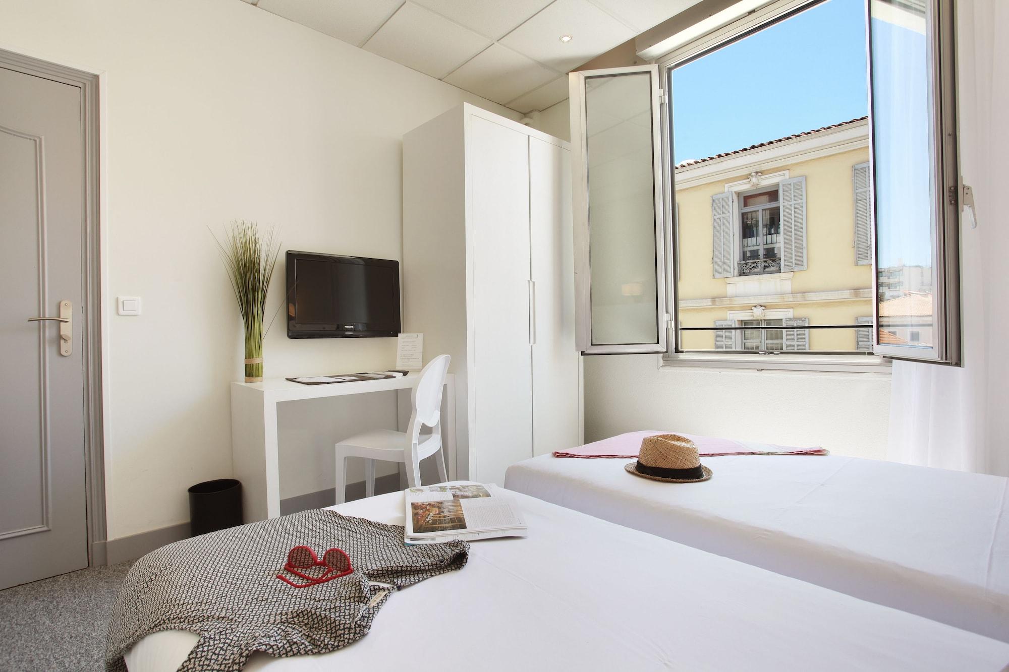 Hotel P.l.m. 2*