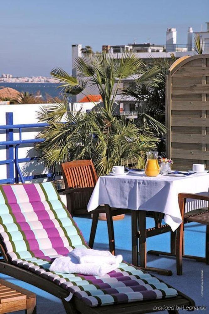 Palm Hotel