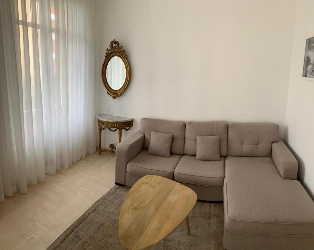 Apartment Beautiful 2mn Walking Distance From La Croisette And The