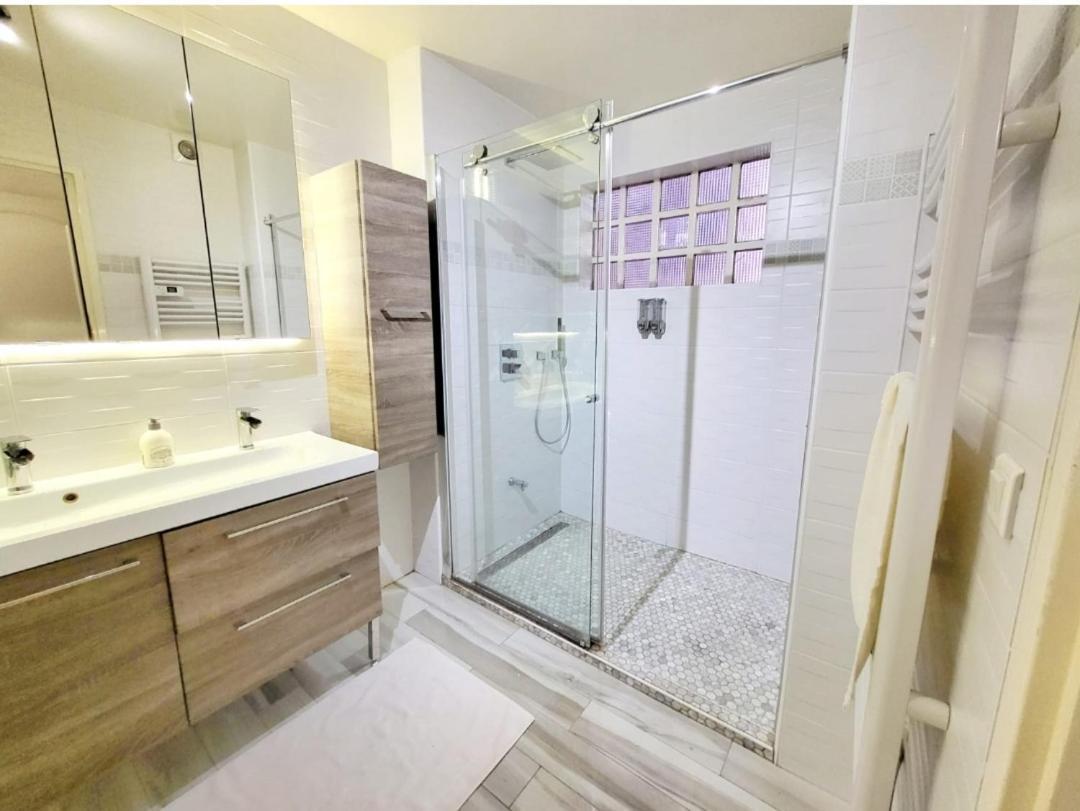 : Spacious Apartment Cannes