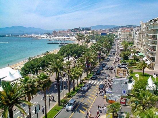 1 Piece Pointe De La Croisette A Cannes