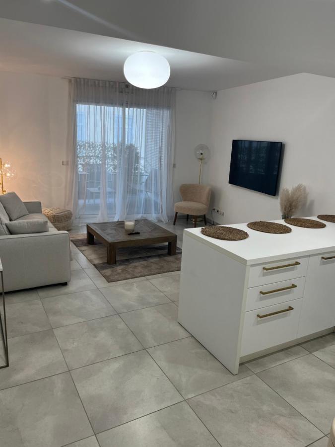 2 Pieces Avec Terrasse Et Piscine Croisette Apartment Cannes