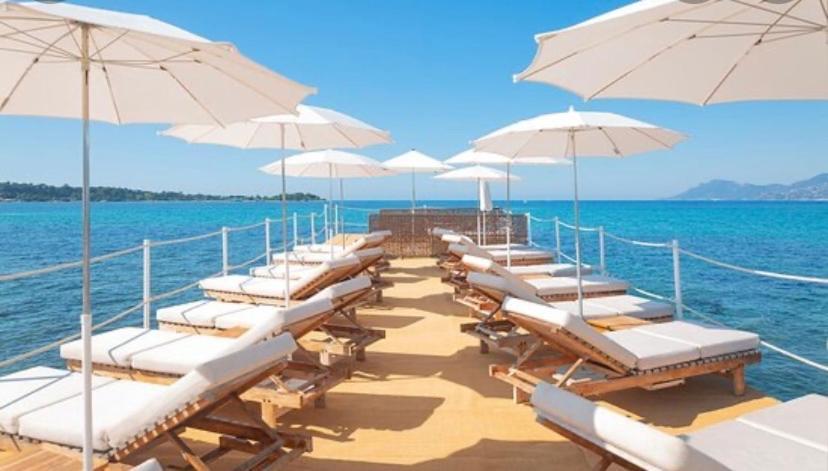 Luxurious In 450m From Sea With Terrace And Air Conditioning And Private Parking *