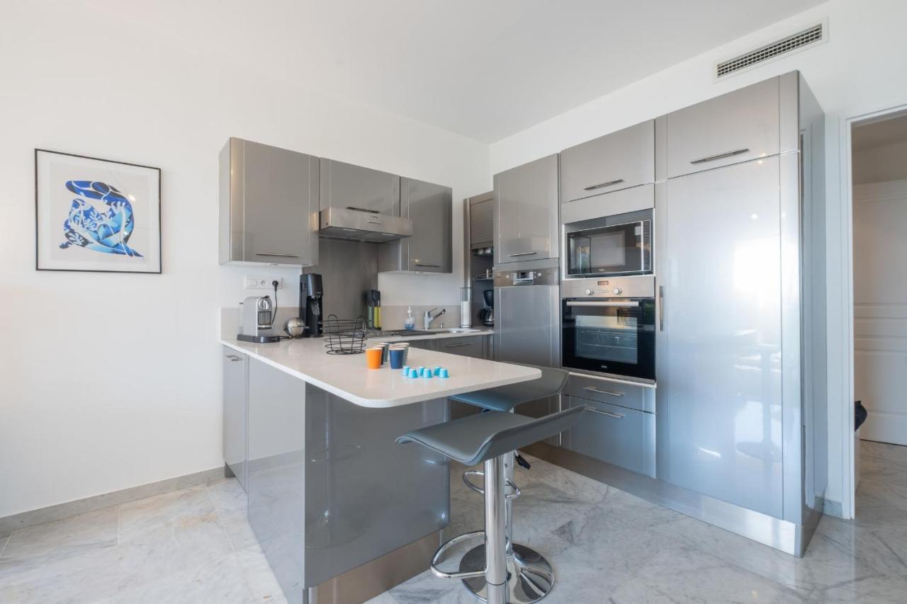 Rare! Exquisite 2-bd Facing The Sea Apartment *
