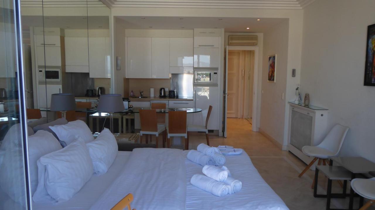 Palais Miramar 65 Bd De La Croisette Apartment