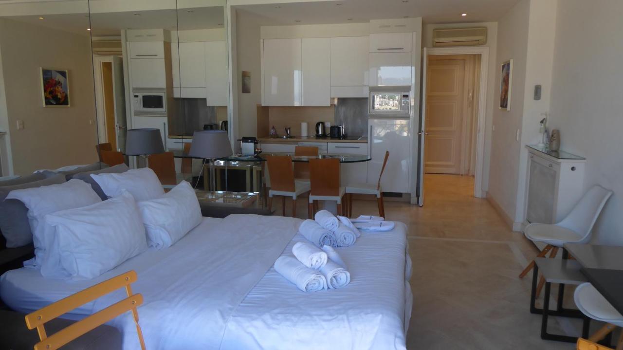 Palais Miramar 65 Bd De La Croisette Apartment