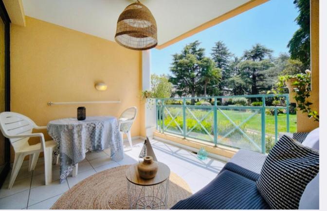 Magnifique 2p Piscine Terrasse Apercu Parking * Cannes