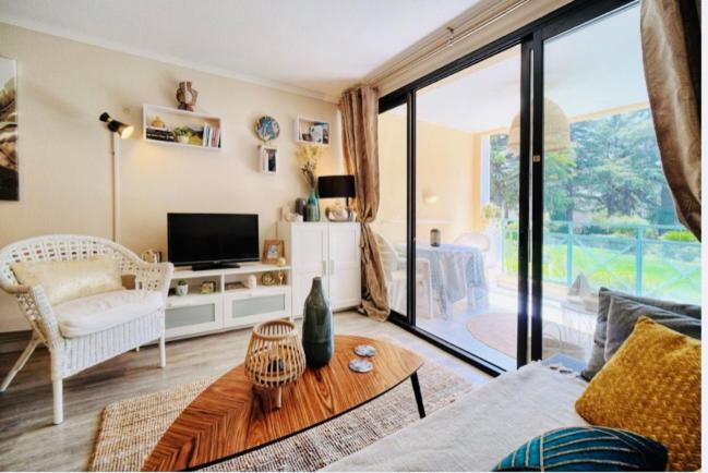 Appartement Magnifique 2p Piscine Terrasse Apercu Parking