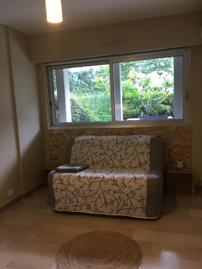Studette De Appartement