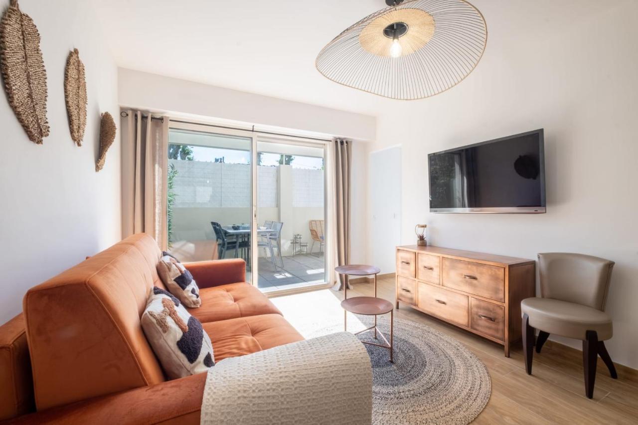 Apartment Comfy With Residential Swimming Pool *