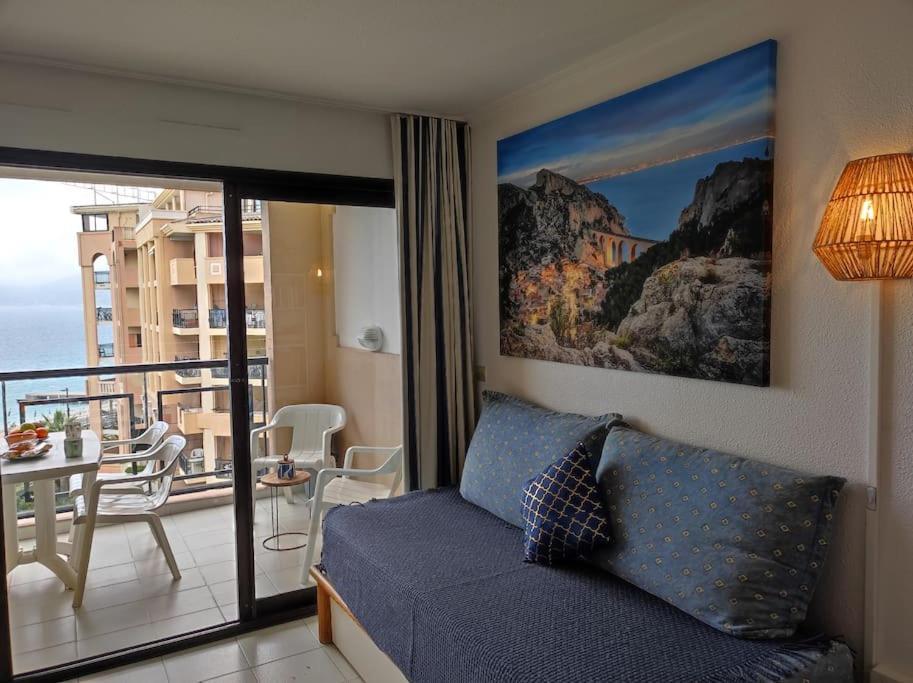 Palme D'azur Yourhosthelper Cannes