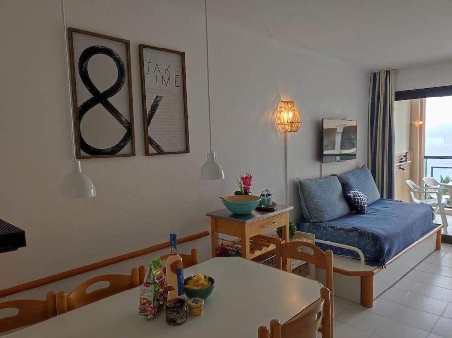 Palme D'azur Yourhosthelper Cannes