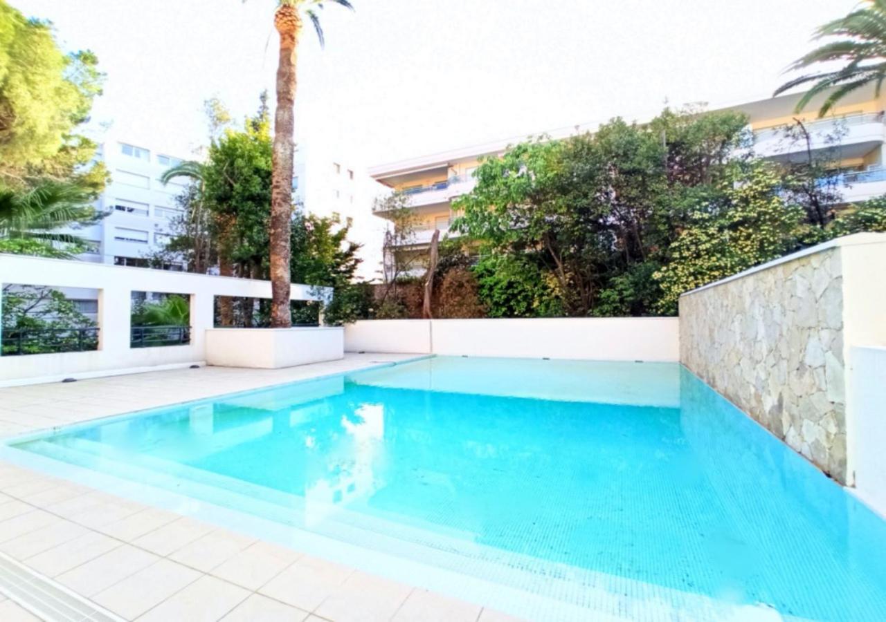 Viva Riviera -14 Avenue Isola Bella * Cannes