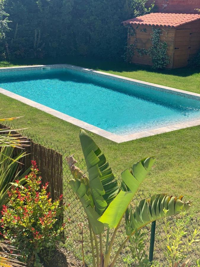 2 Pieces De 49 M2 ,piscine. Jardin Privatif Appartement *