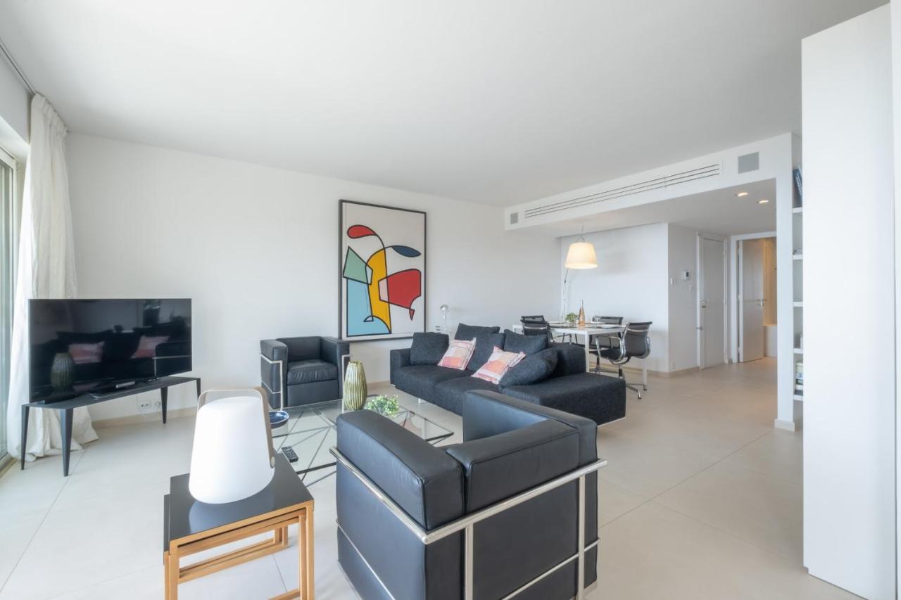 Elegant 3-room With Terrace Pool & Island Views Apartment