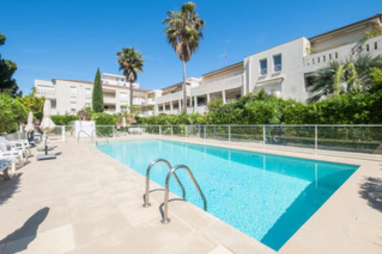 Apartment Comfy With Residential Swimming Pool Cannes