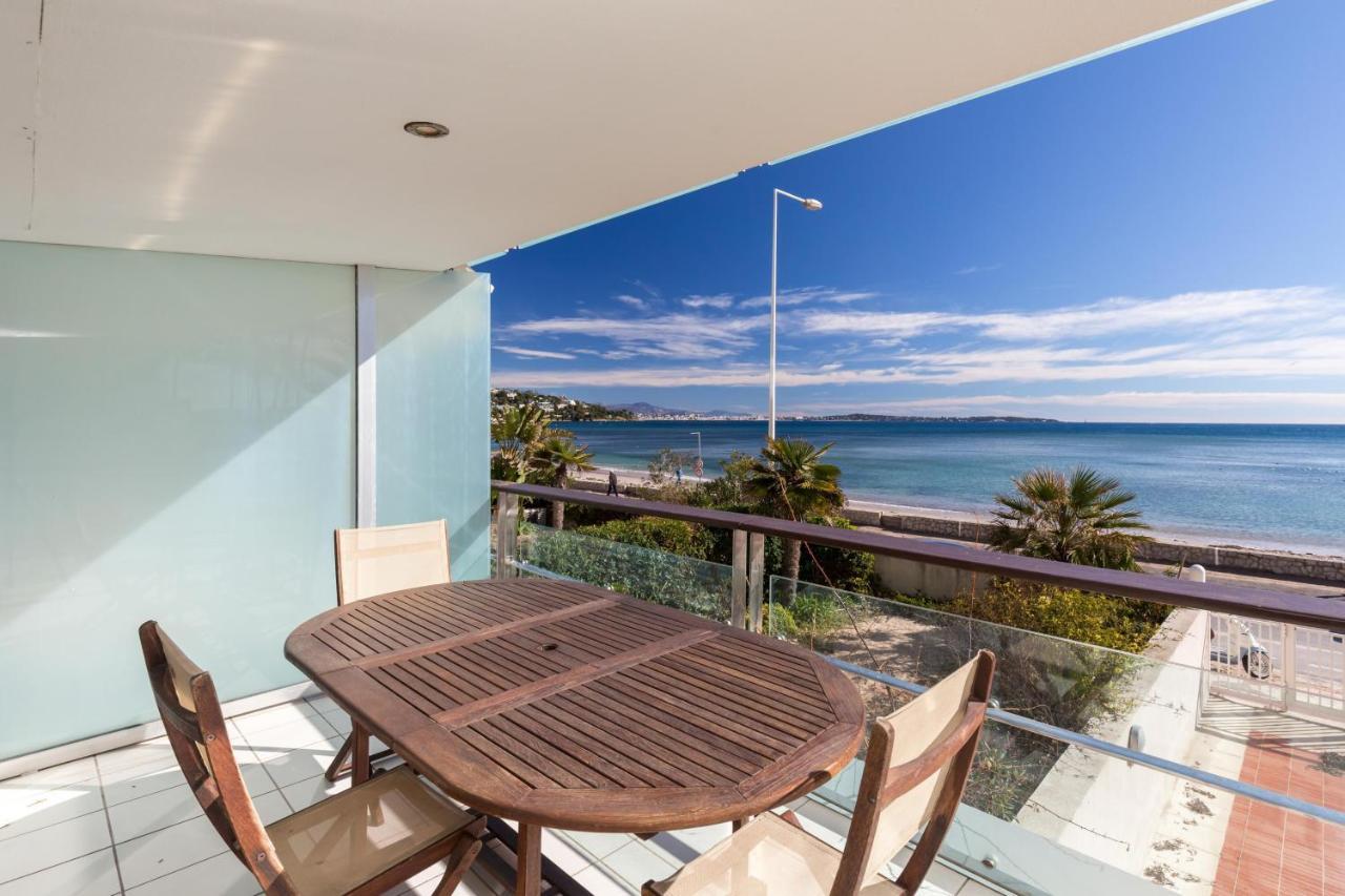 Beachfront Terrace: Bright Two-bedroom With Sea Views * Cannes